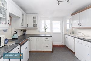 Kitchen- click for photo gallery